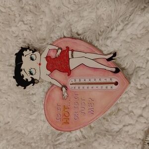 2004s Betty Boop  Wall heart shaped Thermometer 9x7 bright ideas unlimited